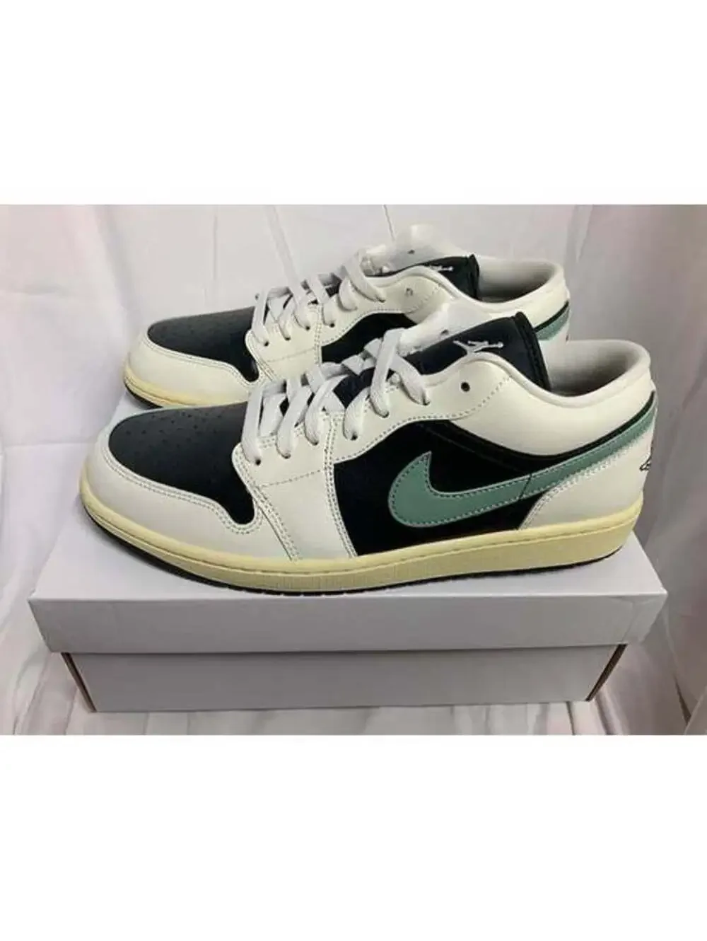 Nike Air Jordan 1 Low Women’s size 12